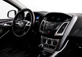 Подержанный автомобиль Ford Focus Wagon 2013 года (9 фото)