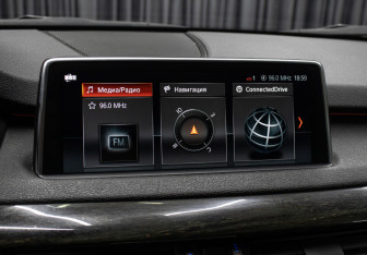 Подержанный автомобиль BMW X5 2017 года (18 фото)