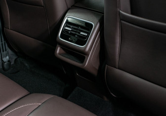 Подержанный автомобиль Chery Tiggo 8 Pro Plug-in Hybrid 2023 года (14 фото)