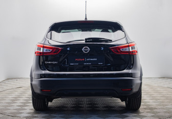 Подержанный автомобиль Nissan Qashqai 2016 года (4 фото)