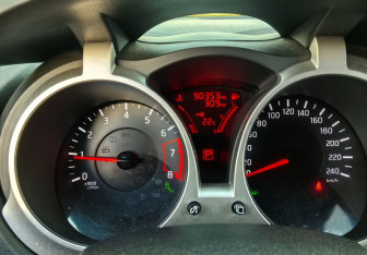 Подержанный автомобиль Nissan Juke 2014 года (17 фото)