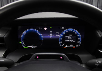 Подержанный автомобиль Toyota Camry Sedan 2025 года (13 фото)