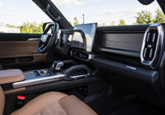 Подержанный автомобиль Jetour T2 2024 года (14 фото)