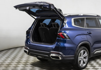 Подержанный автомобиль Geely Okavango 2023 года (23 фото)