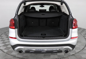 Подержанный автомобиль BMW X3 2021 года (9 фото)