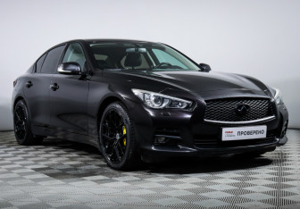 Подержанный автомобиль Infiniti Q50 2017 года (3 фото)