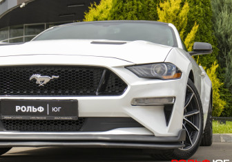 Подержанный автомобиль Ford Mustang Coupe 2020 года (31 фото)