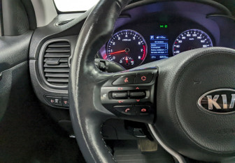 Подержанный автомобиль Kia Rio Hatchback 2020 года (26 фото)