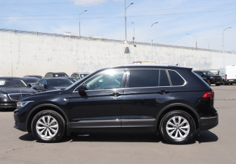 Подержанный автомобиль Volkswagen Tiguan 2021 года (8 фото)