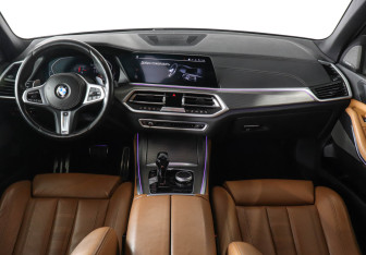 Подержанный автомобиль BMW X5 2020 года (11 фото)