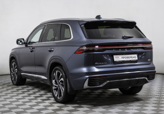 Подержанный автомобиль Geely Monjaro 2023 года (7 фото)