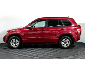 Подержанный автомобиль Suzuki Grand Vitara 2013 года (8 фото)