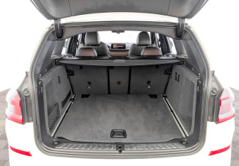 Подержанный автомобиль BMW X3 2021 года (10 фото)