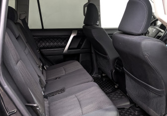 Подержанный автомобиль Toyota Land Cruiser Prado 2020 года (18 фото)