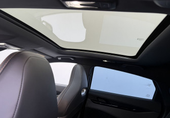 Подержанный автомобиль Changan UNI-V 2023 года (13 фото)