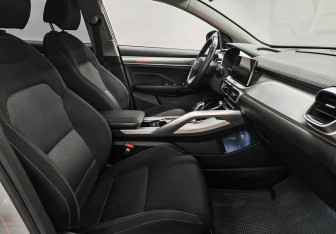 Подержанный автомобиль Geely Coolray 2021 года (9 фото)