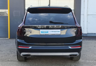 Подержанный автомобиль Volvo XC90 2018 года (6 фото)