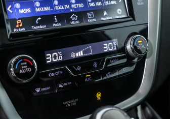 Подержанный автомобиль Nissan Murano Suv 2017 года (12 фото)