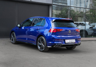 Подержанный автомобиль Volkswagen Golf Hatchback 2021 года (6 фото)
