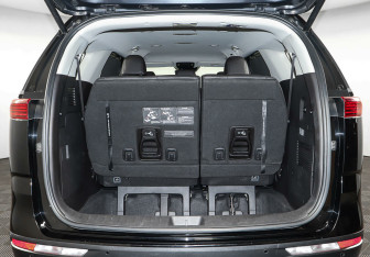 Подержанный автомобиль Kia Carnival 2021 года (24 фото)