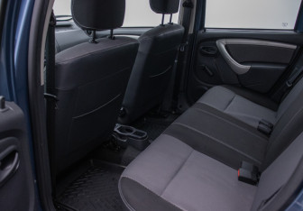 Подержанный автомобиль Renault Duster 2014 года (11 фото)