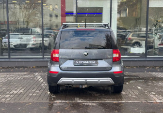 Подержанный автомобиль Skoda Yeti 2015 года (7 фото)