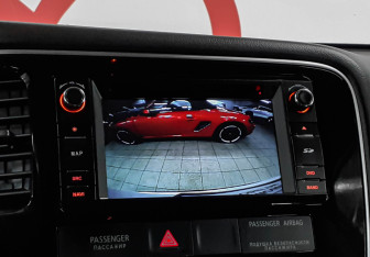 Подержанный автомобиль Mitsubishi Outlander 2016 года (15 фото)