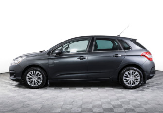 Подержанный автомобиль Citroen C4 Hatchback 2013 года (8 фото)