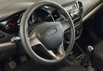 Подержанный автомобиль LADA (ВАЗ) Vesta Sedan 2017 года (12 фото)