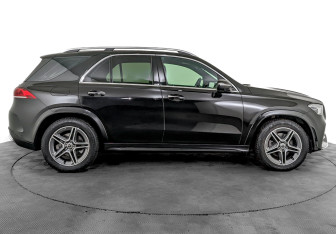 Подержанный автомобиль Mercedes-Benz GLE 2021 года (4 фото)