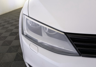 Подержанный автомобиль Volkswagen Jetta Sedan 2014 года (17 фото)