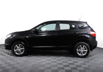Подержанный автомобиль Nissan Qashqai 2011 года (8 фото)