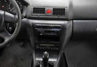 Подержанный автомобиль Skoda Octavia Liftback 2010 года (15 фото)