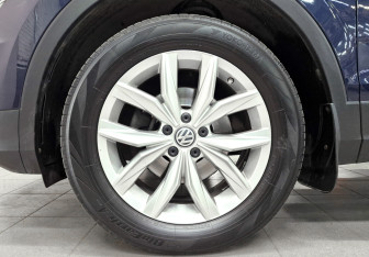 Подержанный автомобиль Volkswagen Tiguan 2017 года (18 фото)