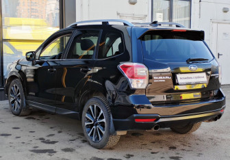 Подержанный автомобиль Subaru Forester Suv 2016 года (7 фото)