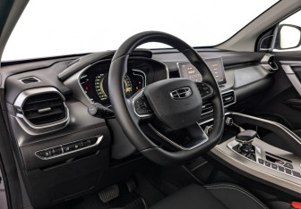 Подержанный автомобиль Geely Coolray 2023 года (15 фото)