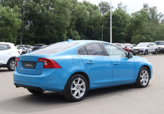 Подержанный автомобиль Volvo S60 2014 года (5 фото)