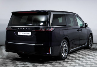 Подержанный автомобиль Voyah Dream 2023 года (5 фото)