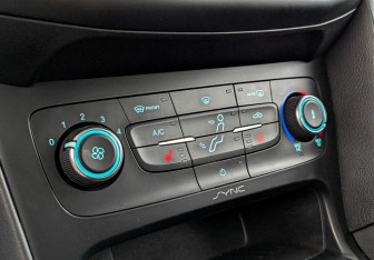 Подержанный автомобиль Ford Focus Hatchback 2018 года (21 фото)