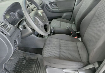 Подержанный автомобиль Skoda Fabia Hatchback 2011 года (18 фото)