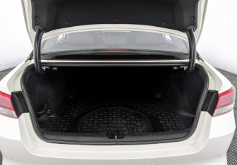 Подержанный автомобиль Kia Optima Sedan 2017 года (10 фото)