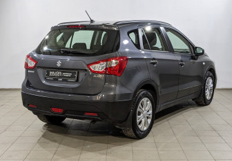 Подержанный автомобиль Suzuki SX4 Hatchback 2021 года (5 фото)