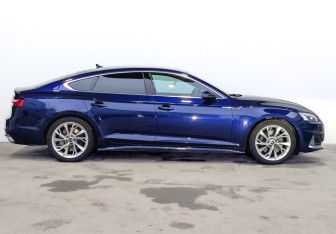 Подержанный автомобиль Audi A5 Liftback 2022 года (4 фото)