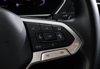 Подержанный автомобиль Volkswagen Tiguan 2021 года (17 фото)