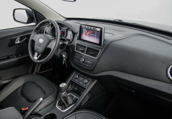 Подержанный автомобиль FAW Besturn X40 2021 года (11 фото)