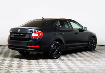 Подержанный автомобиль Skoda Octavia Liftback 2016 года (3 фото)