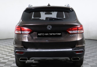Подержанный автомобиль DongFeng AX7 2018 года (4 фото)