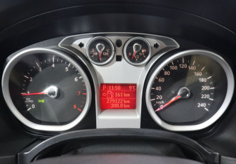 Подержанный автомобиль Ford Focus Sedan 2009 года (15 фото)