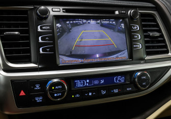 Подержанный автомобиль Toyota Highlander 2014 года (15 фото)
