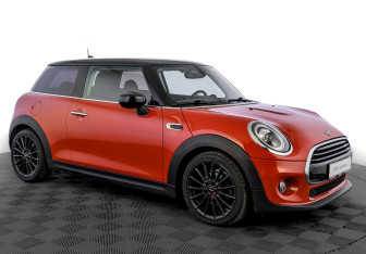 Подержанный автомобиль MINI Hatch 2019 года (3 фото)